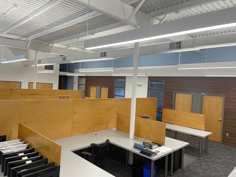 More Photos Of 1100 Campus Dr, Stow Unknown For Lease