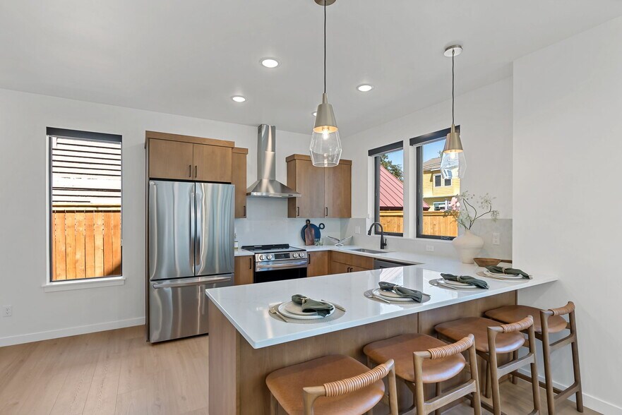 More Photos Of 127 NW Broadway St, Bend Apartments For Sale