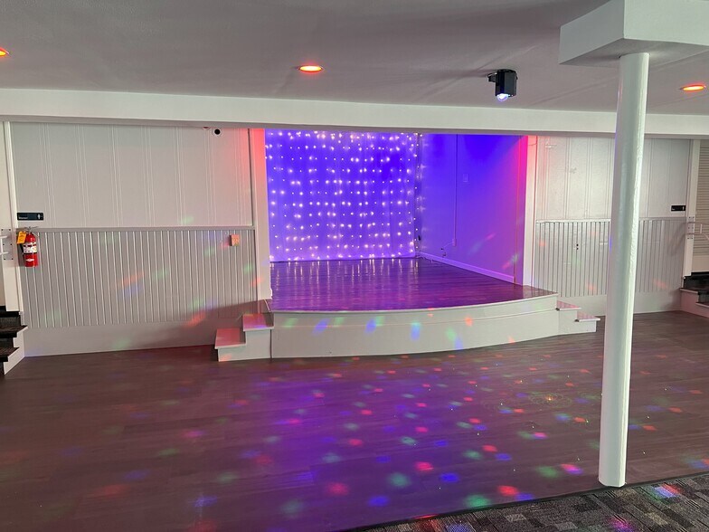 More Photos Of 204 Senter Ave, Omaha Lodge Meeting Hall For Sale