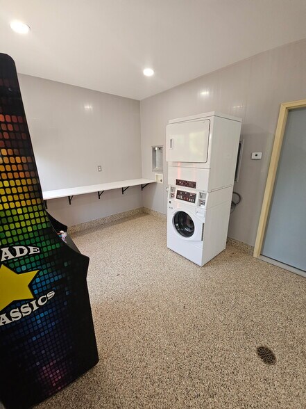 More Photos Of 4505 E Tri Lakes Rd, Superior Trailer Camper Park For Sale