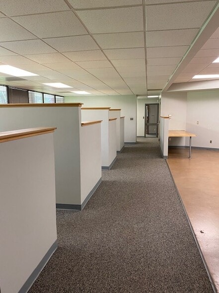 More Photos Of 8801 Ballentine St, Overland Park Loft Creative Space For Lease