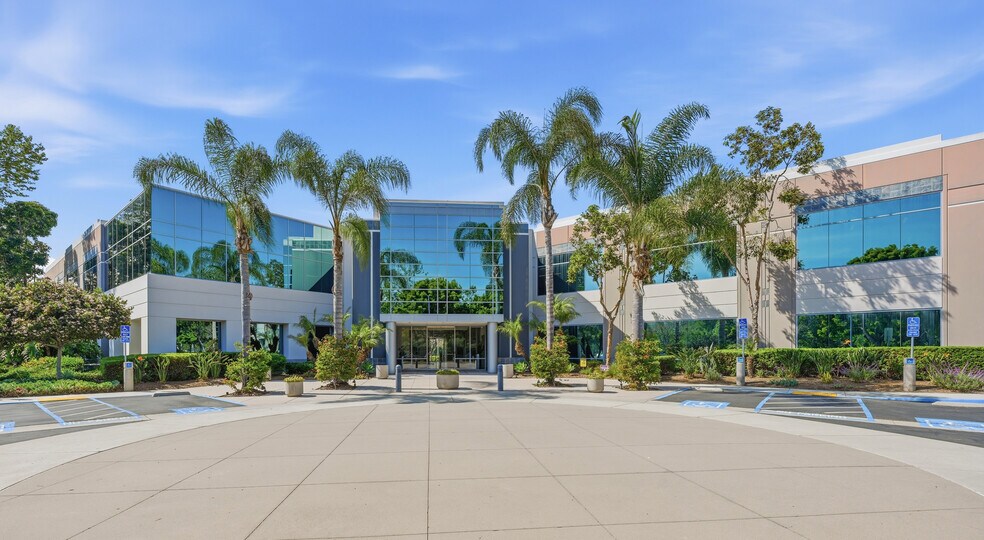 More Photos Of 6005 Hidden Valley Rd, Carlsbad Office For Lease