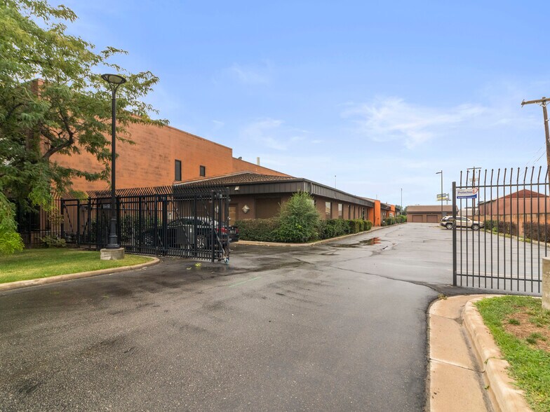 More Photos Of 4070-4084 S 300 W, Salt Lake City Light Manufacturing For Lease
