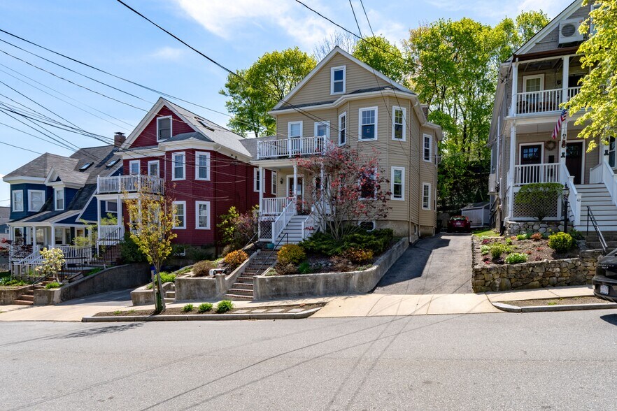 More Photos Of 40 Tanager St, Arlington Apartments For Sale