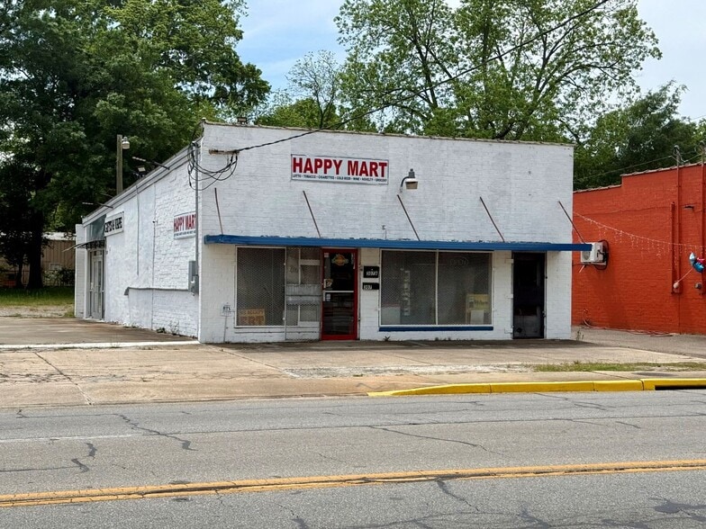 Primary Photo Of 307 Vineville St, Fort Valley Convenience Store For Sale
