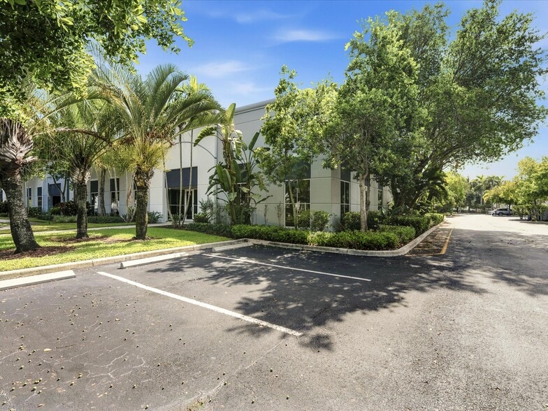 More Photos Of 15481 SW 12th St, Sunrise Flex For Sale