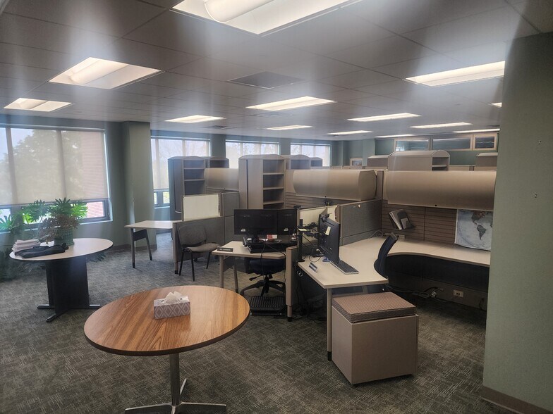 More Photos Of 4020 Copper View, Traverse City Medical For Sale