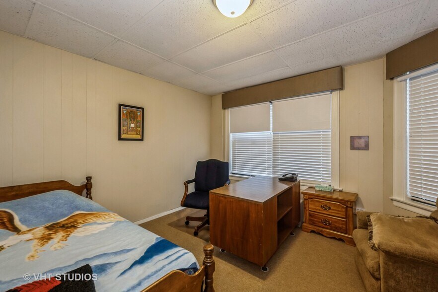 More Photos Of 1165 E 54th Pl, Chicago Sorority Fraternity House For Sale