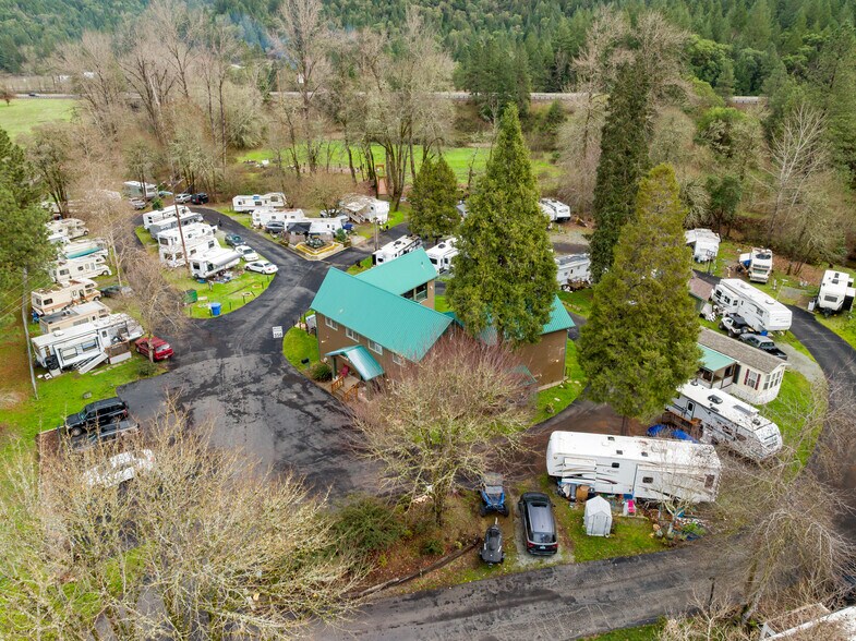 More Photos Of 999 Old Highway 99, Wolf Creek Specialty For Sale