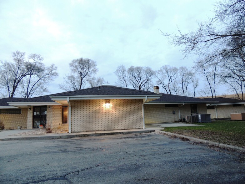 More Photos Of 7399 Forest Hills Rd, Loves Park Office For Sale