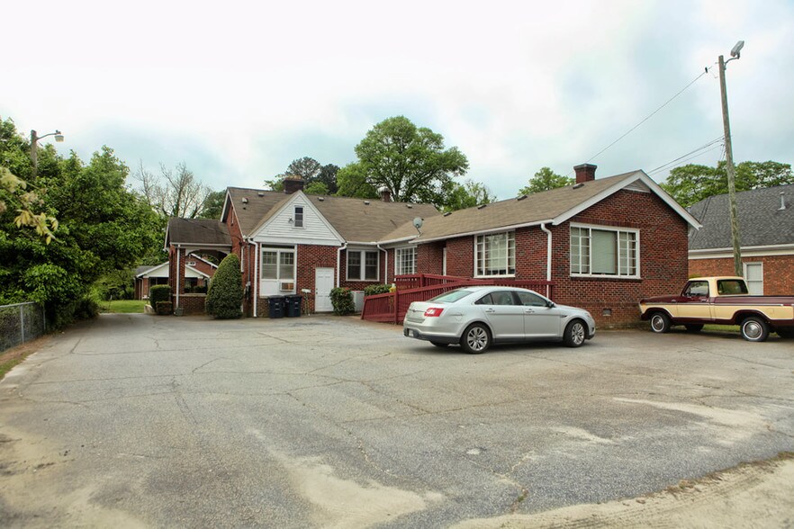 More Photos Of 305 E Calhoun St, Anderson Office For Lease