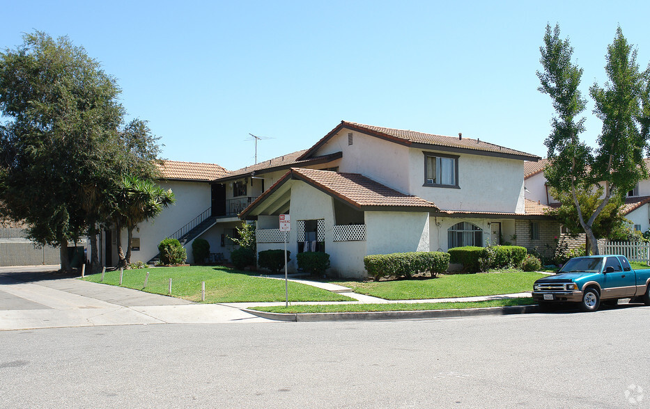 Primary Photo Of 2075 N Highland St, Orange Apartments For Sale