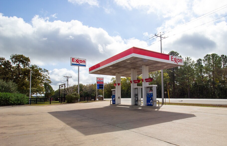 More Photos Of 47506 US-290 BUS, Hempstead Convenience Store For Sale