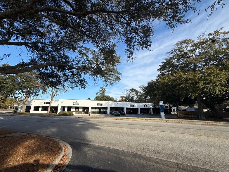 More Photos Of 1051 Johnnie Dodds Blvd, Mount Pleasant Medical For Sale