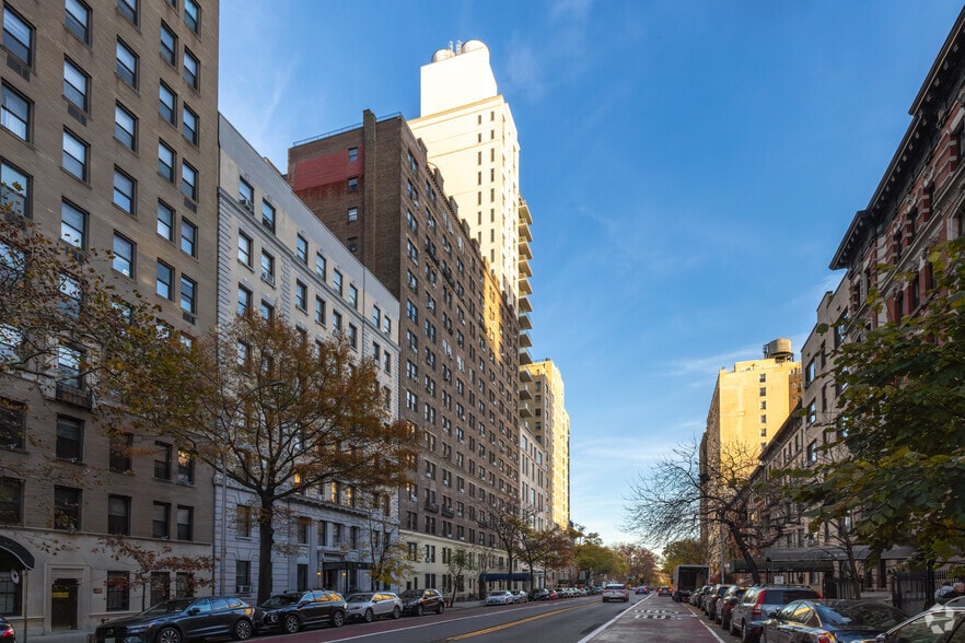 More Photos Of 15 W 96th St, New York Apartments For Lease