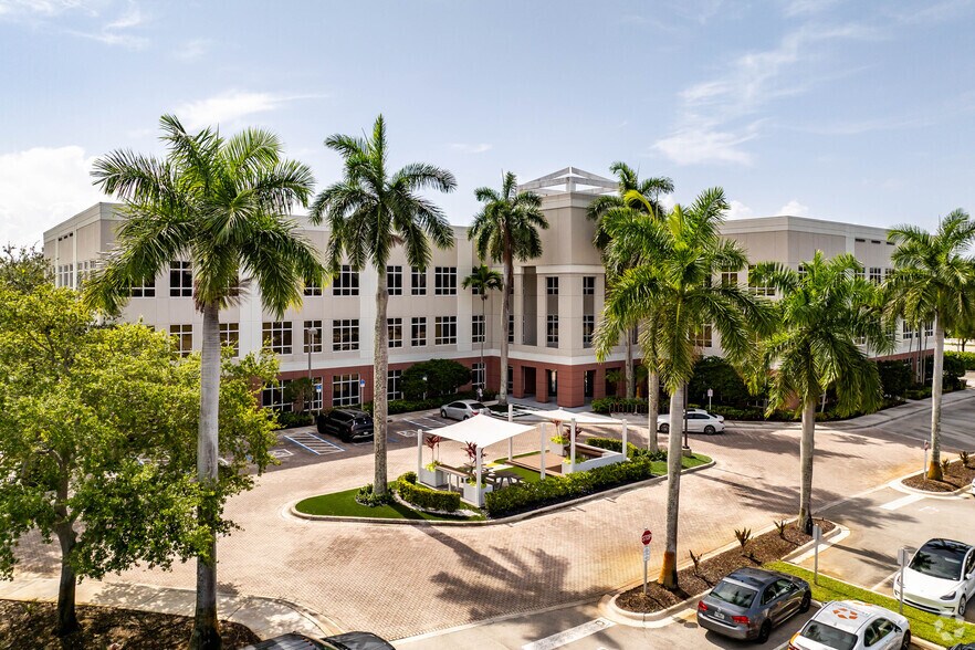 More Photos Of 999-1001 W Yamato Rd, Boca Raton Unknown For Lease
