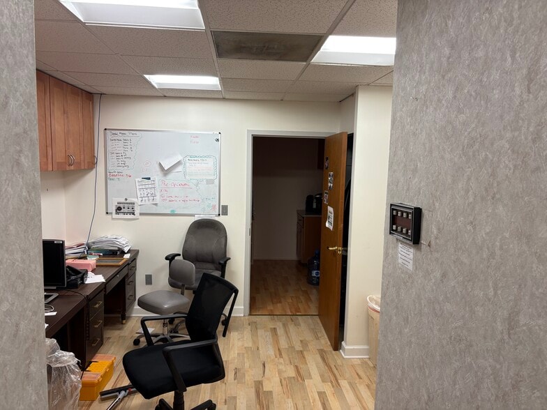 More Photos Of 17902 Georgia Ave, Olney Medical For Lease