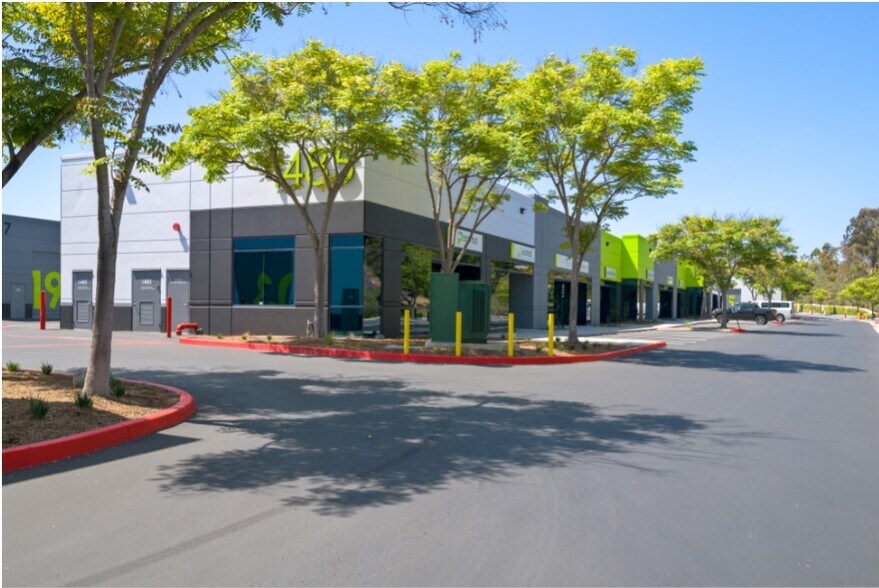 Primary Photo Of 1485 Poinsettia Ave, Vista Manufacturing For Lease