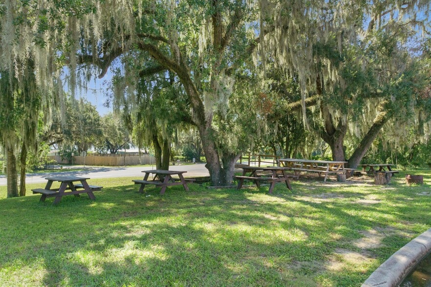 More Photos Of 3451 E Louise Ln, Hernando General Retail For Lease