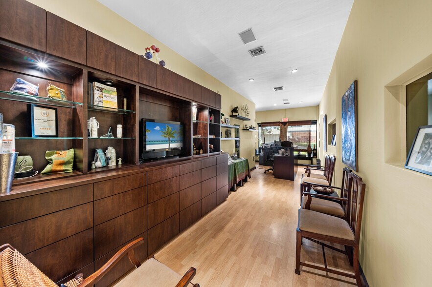 More Photos Of 2292 SW 22nd St, Miami Freestanding For Sale