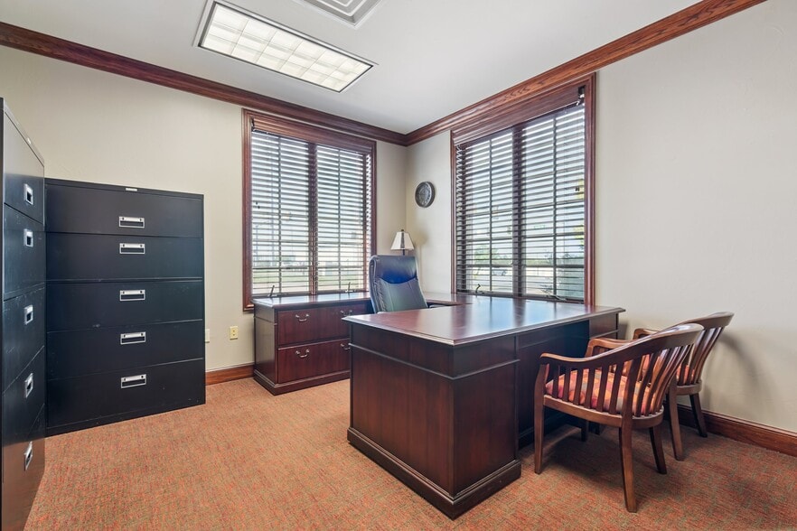 More Photos Of 525 S Jardot Rd, Stillwater Office Residential For Sale