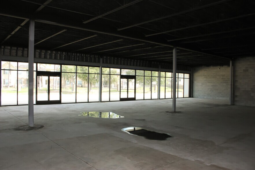 More Photos Of 10931 Ocean City Blvd, Houston Auto Dealership For Lease