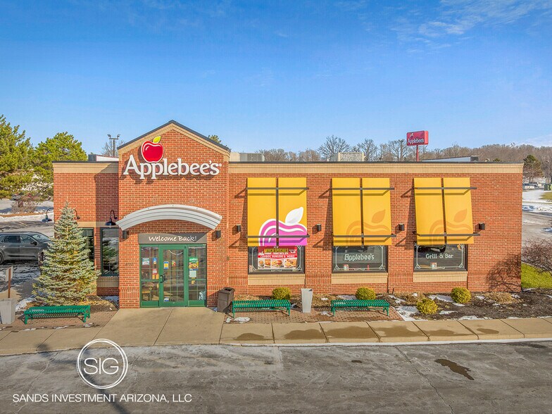 Primary Photo Of 602 Fairview Blvd, Kendallville Restaurant For Sale