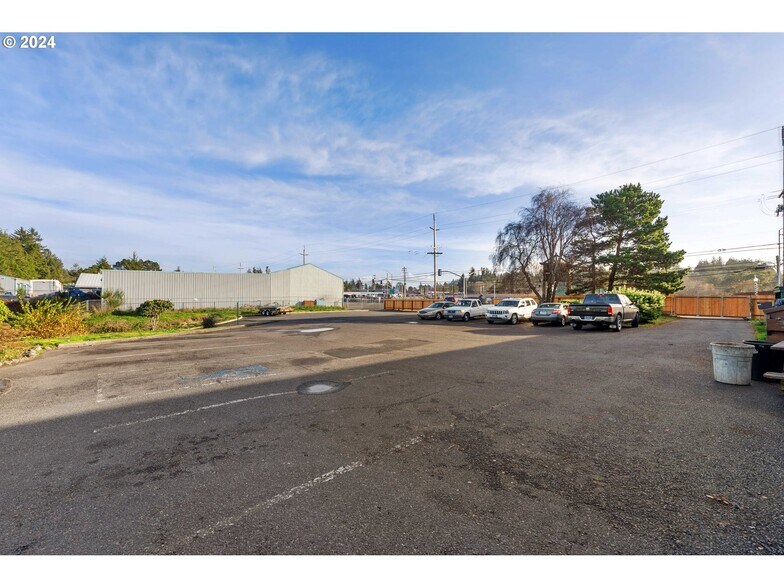 More Photos Of 1200 Newmark Ave, Coos Bay Medical For Sale
