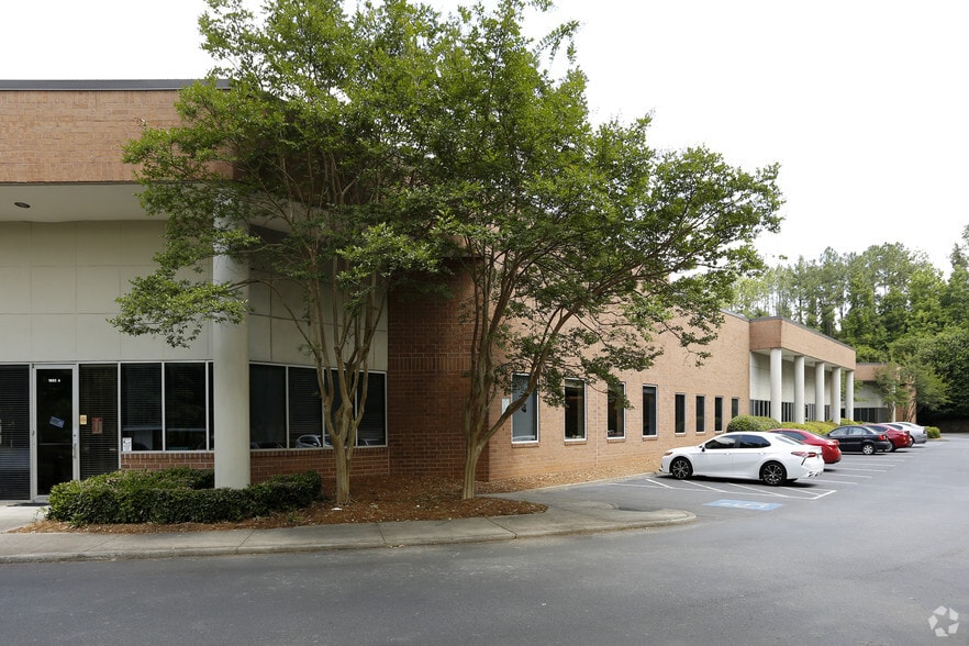 More Photos Of 1885 Beaver Ridge Cir, Norcross Distribution For Lease