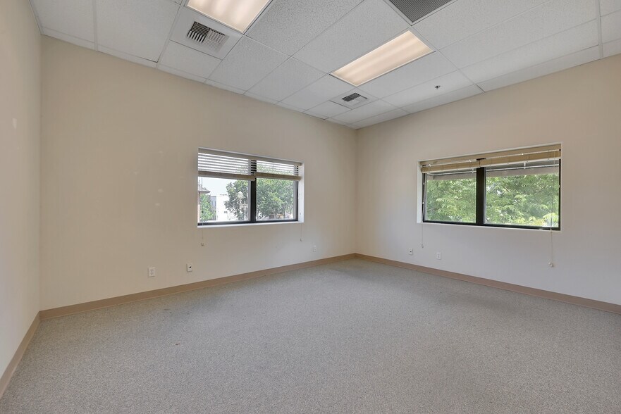 More Photos Of 103 D St, Marysville Office Residential For Sale