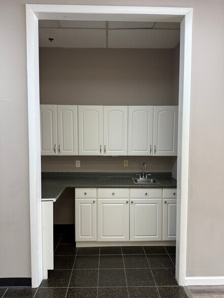 More Photos Of 161 S Middletown Rd, Nanuet Storefront For Lease