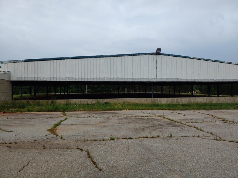 Primary Photo Of 186 Woodville Rd, Pelzer Distribution For Lease
