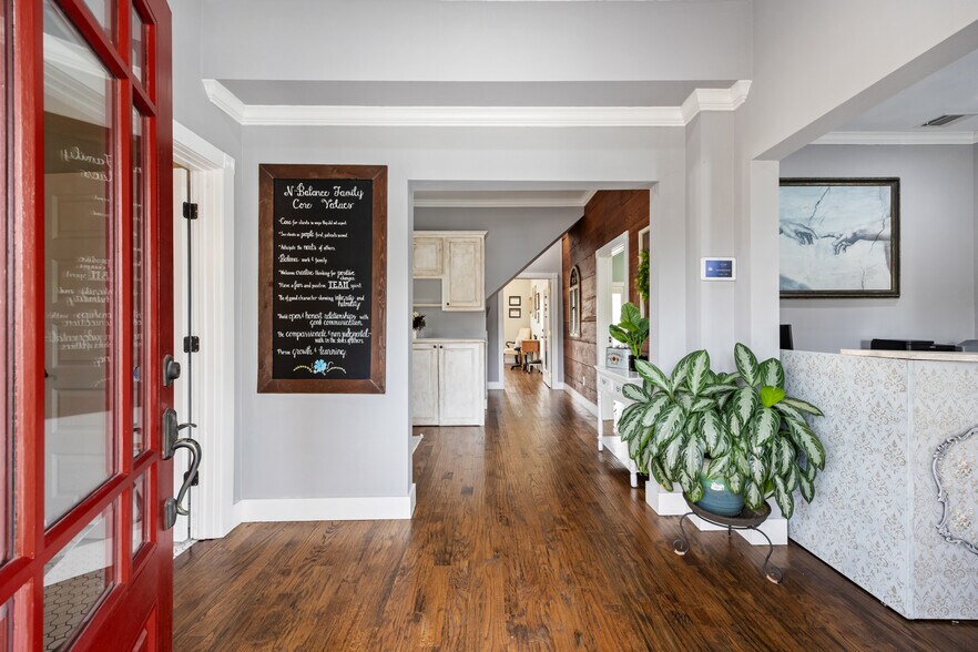 More Photos Of 203 N Alamo Rd, Rockwall Office For Sale