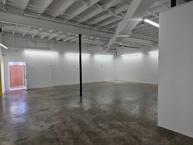 More Photos Of 2606 Fairfield Ave S, Saint Petersburg Light Manufacturing For Lease