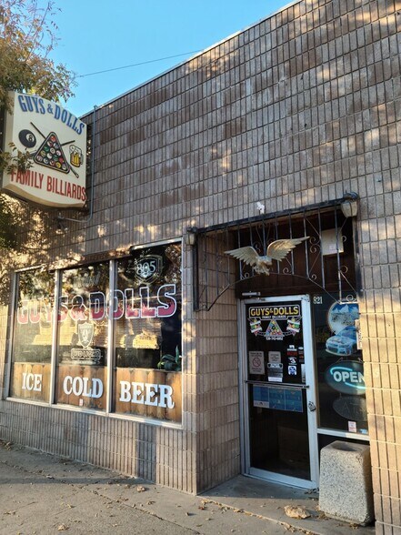 More Photos Of 821 5th St, Marysville General Retail For Sale