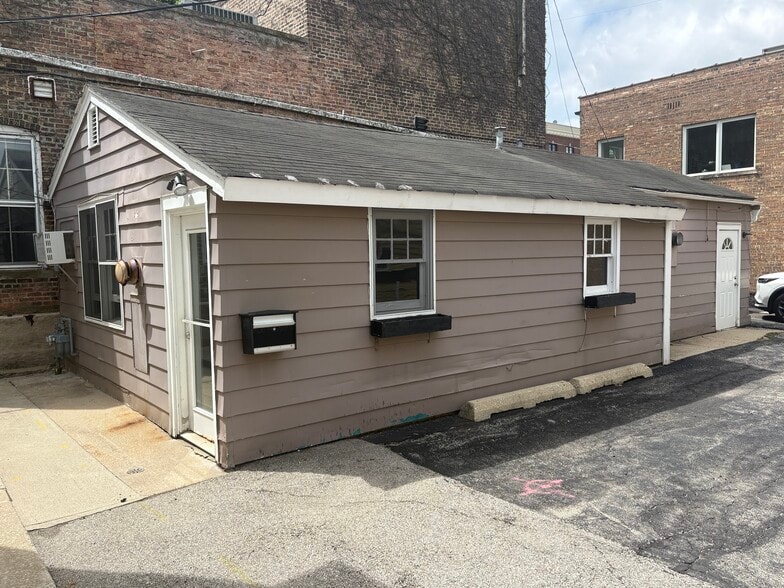 More Photos Of 6 W 1st St, Hinsdale Storefront Retail Office For Lease
