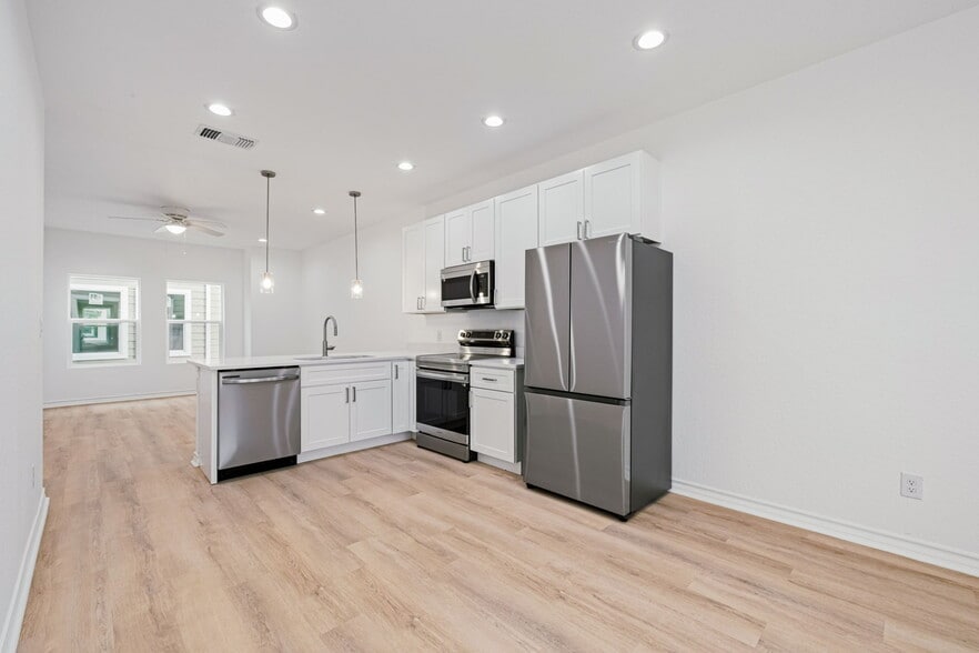 More Photos Of 1303 Essex st, San Antonio Apartments For Sale