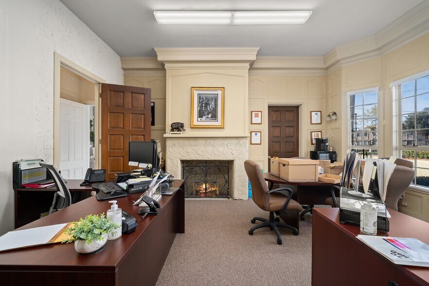 More Photos Of 7121 Magnolia Ave, Riverside Office For Sale