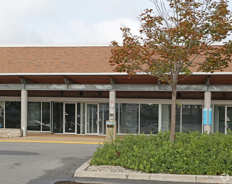More Photos Of 7500 Lundy's Ln, Niagara Falls Storefront For Lease