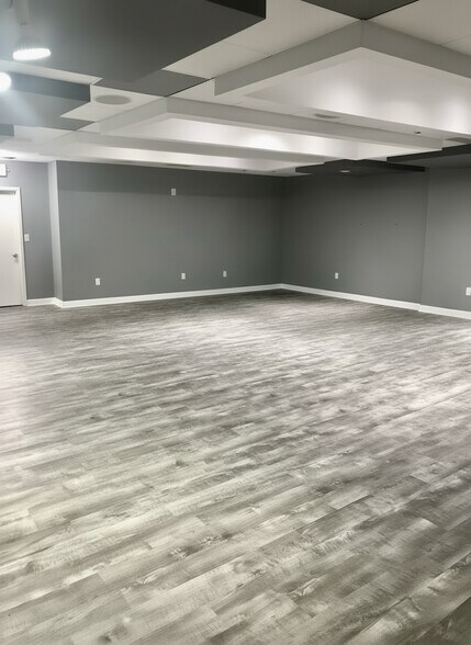 More Photos Of 2503 Westminister Rd, Pearland Storefront For Sale