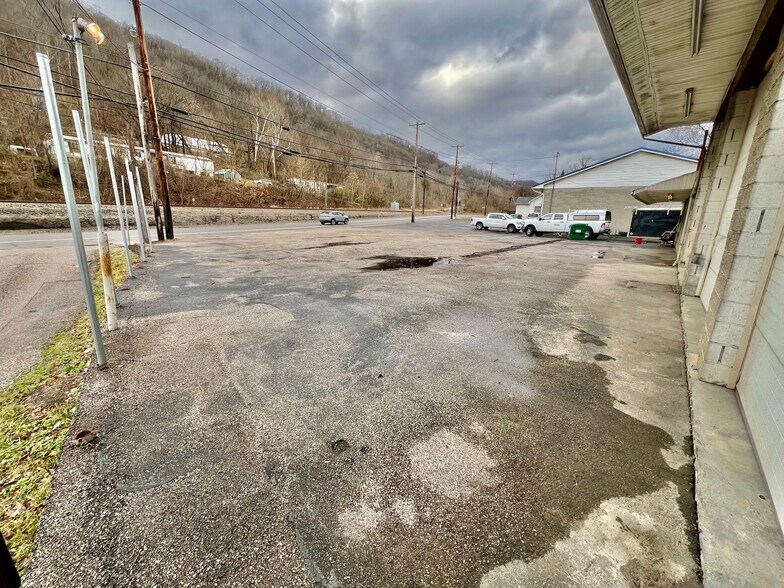 More Photos Of 15095 Maccorkle Ave, Cabin Creek Auto Repair For Sale