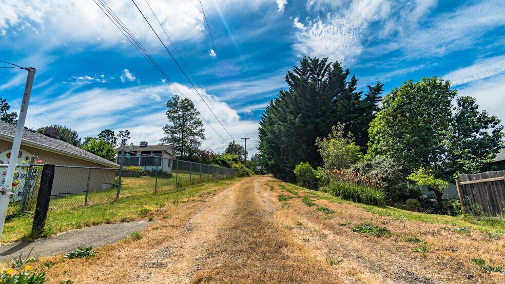 More Photos Of 2240 NW Merle Ave, Roseburg Land For Sale