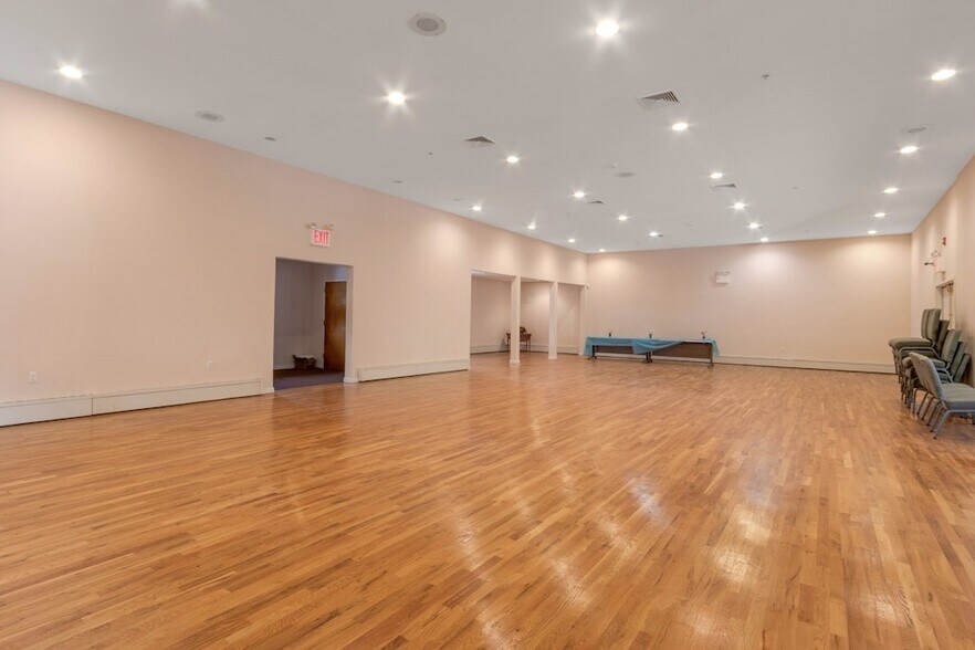More Photos Of 195 W Clarkstown Rd, New City Religious Facility For Sale