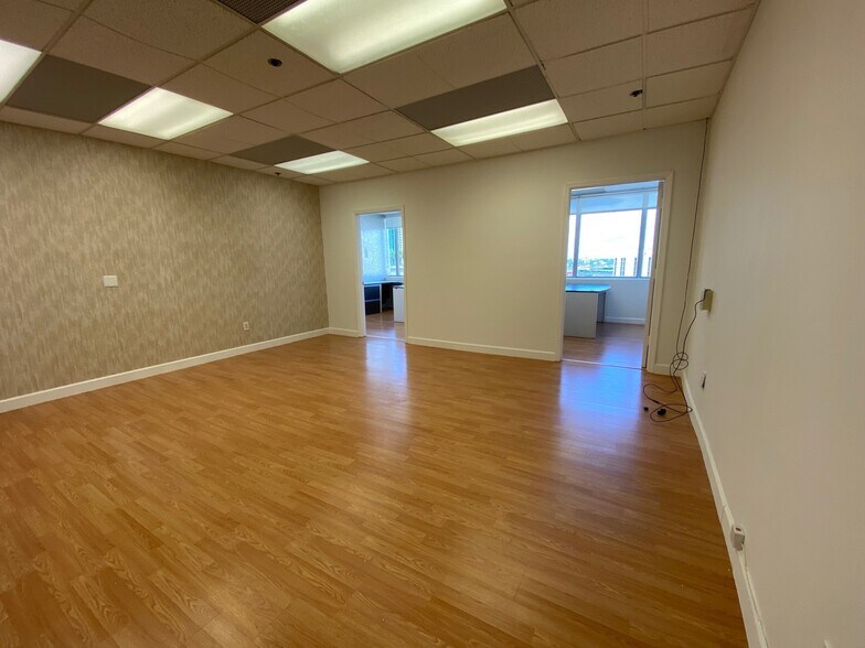 More Photos Of 150 SE 2nd Ave, Miami Office Residential For Lease