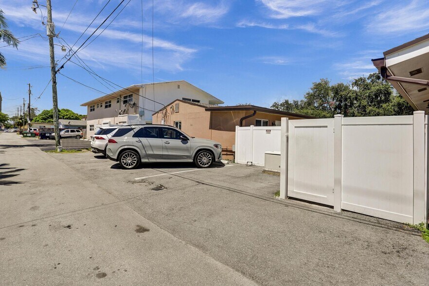 More Photos Of 1722 Madison St, Hollywood Assisted Living For Sale