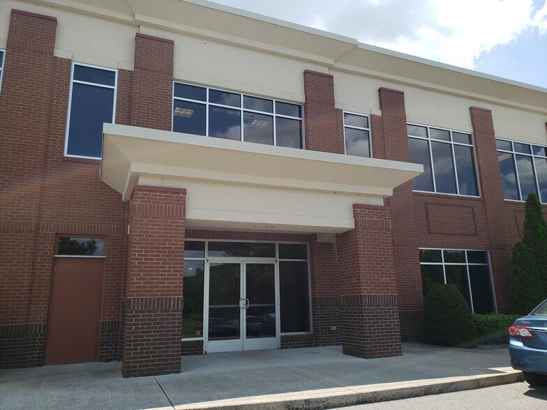 More Photos Of 4715 Traders Way, Thompson's Station Office For Lease