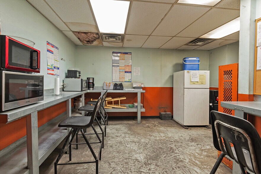 More Photos Of 1926 Pioneer Rd, Salt Lake City Manufacturing For Sale