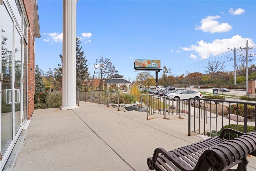 More Photos Of 912 Northwest Hwy, Fox River Grove Medical For Sale