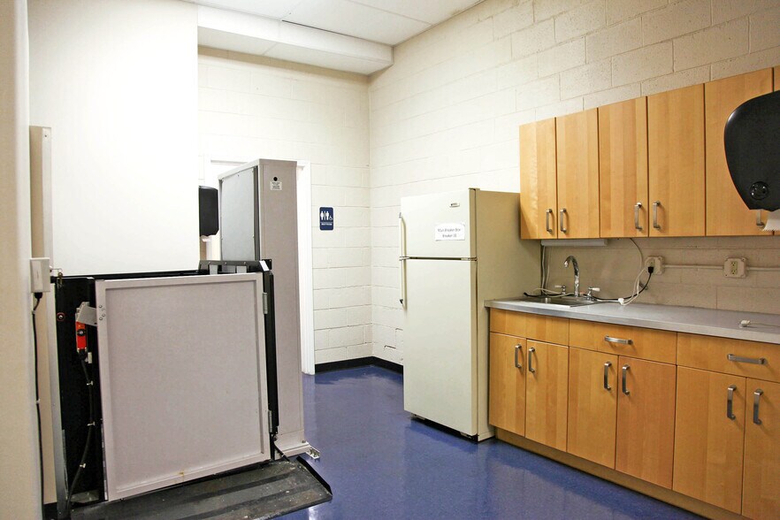 More Photos Of 29 College Pl, Asheville Office For Lease