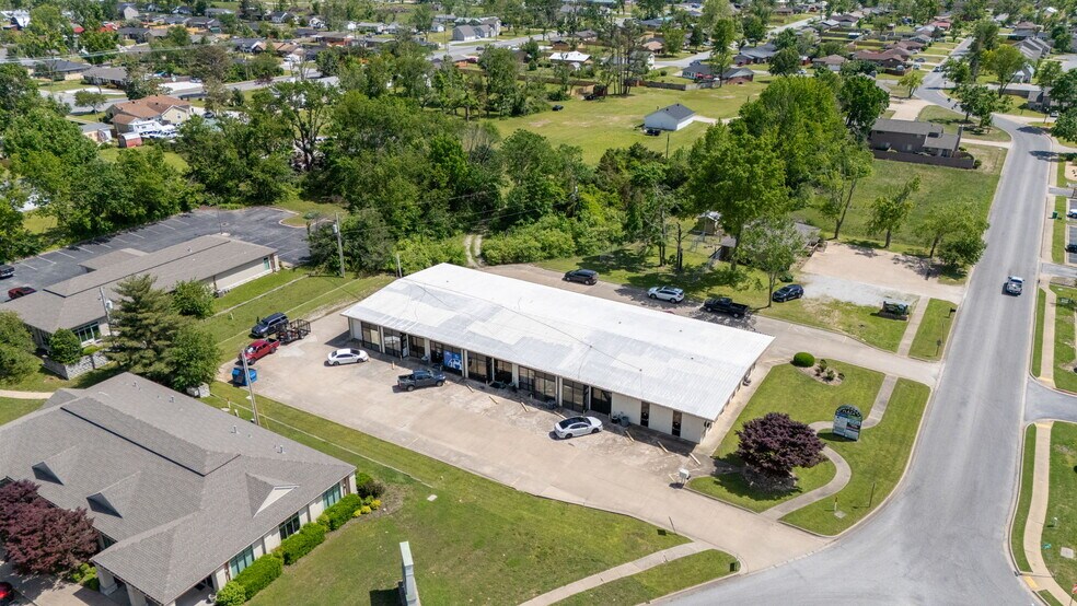 More Photos Of 201 S 20th St, Rogers Loft Creative Space For Lease